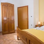 Lovely In With Wifi Apartmán