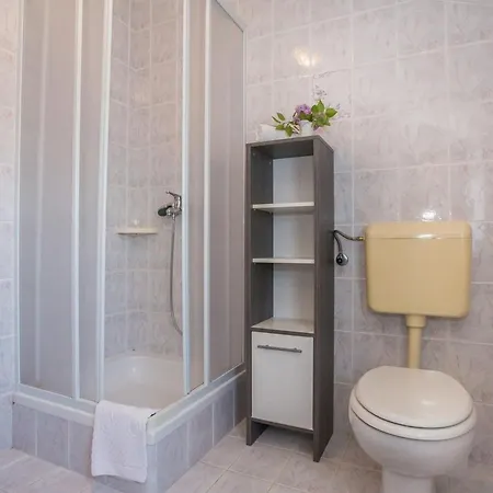 Apartment 2 Bedroom Gorgeous In Porec
